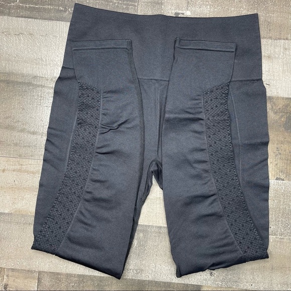 Fabletics Sync High-Waisted Perforated 7/8 Leggings size small - Picture 11 of 13